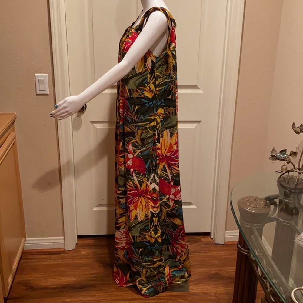 Goga resort wear multi print maxi dress. - Picture 7 of 7